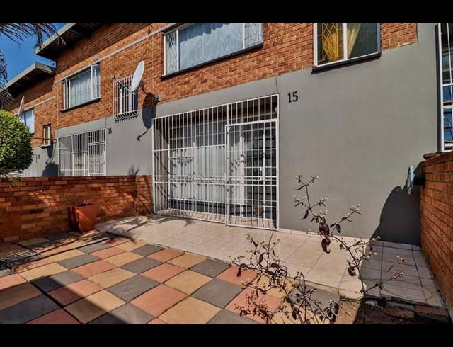 2 BEDROOM TOWNHOUSE FOR SALE IN BIRCHLEIGH